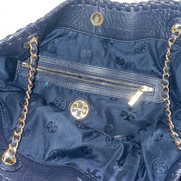 Tory Burch Navy Thea Slouchy Chain Bag - Picture 9 of 17